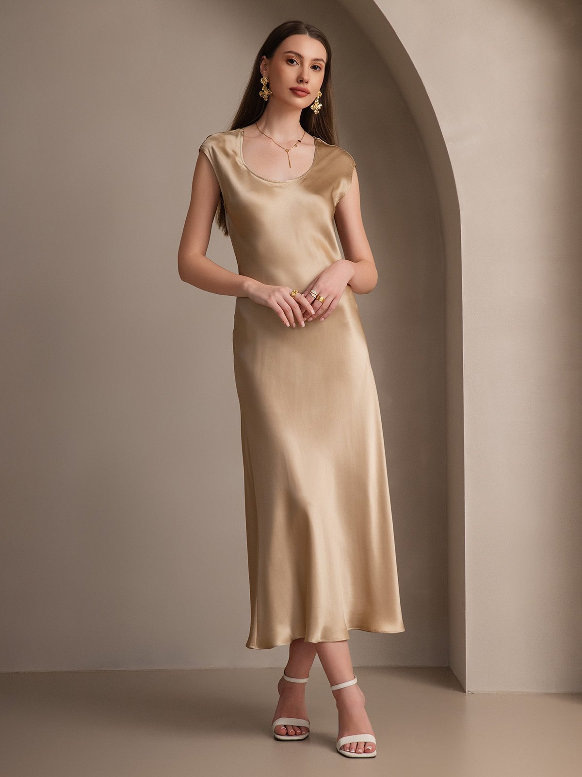 [Champagne] SilkSilky-AU 19Momme Silk Sleeveless Round Neck Dress 001