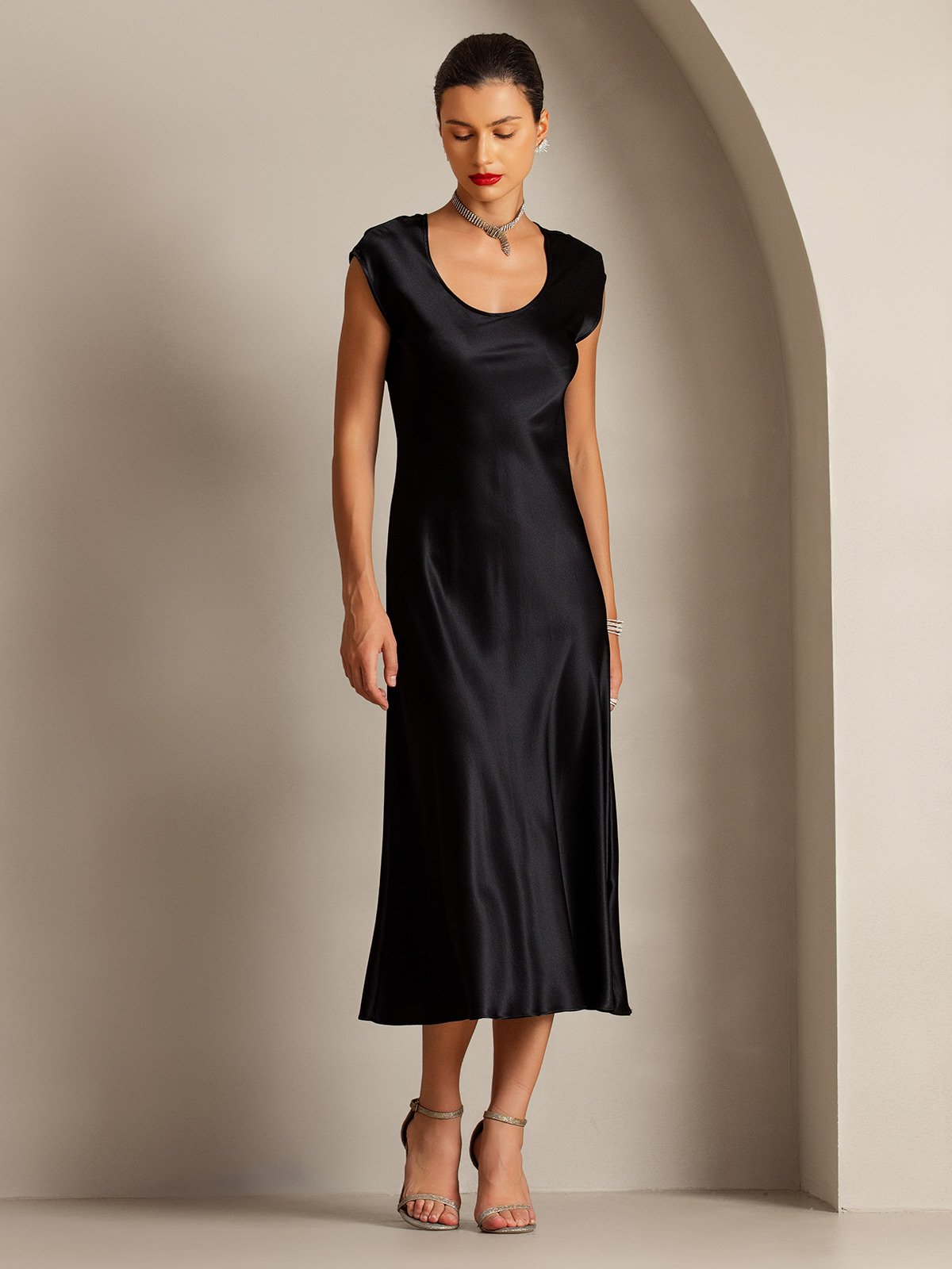[Black] SilkSilky-AU 19Momme Silk Sleeveless Round Neck Dress 007