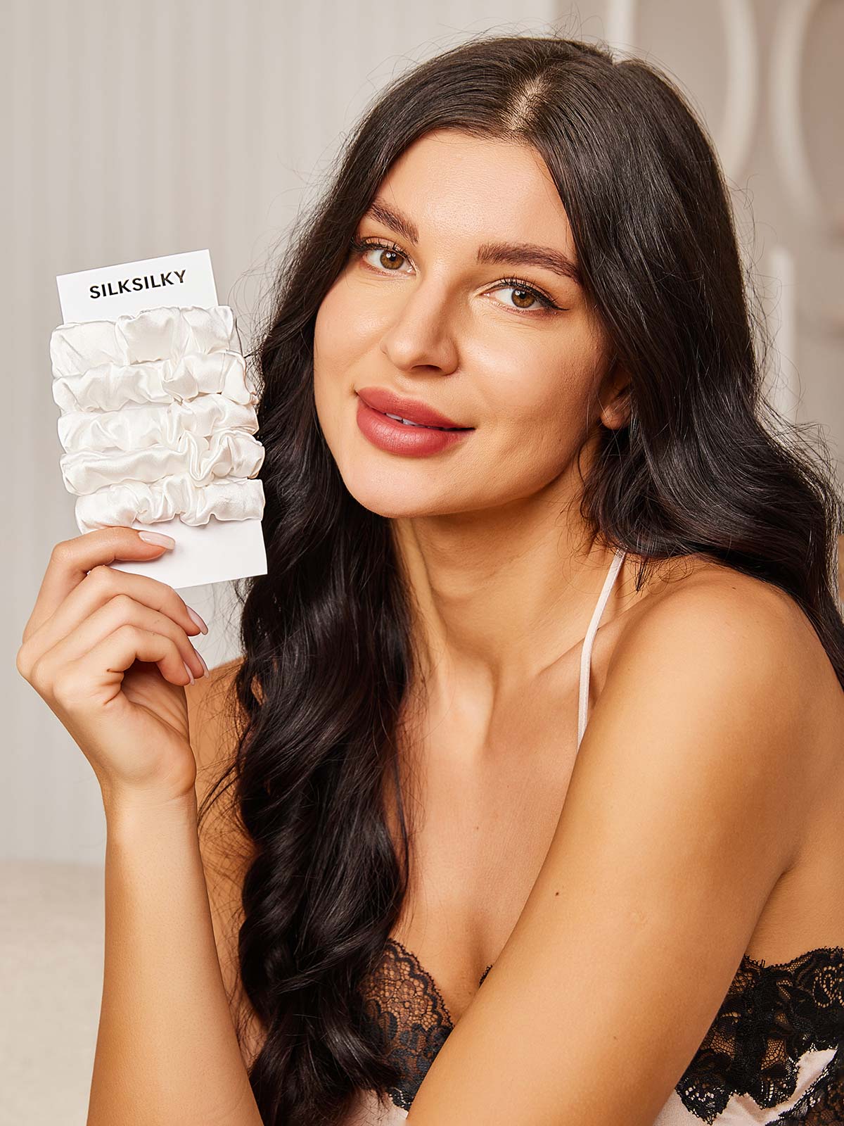 [White] SilkSilky-AU 19Momme Pure Silk Scrunchie 001