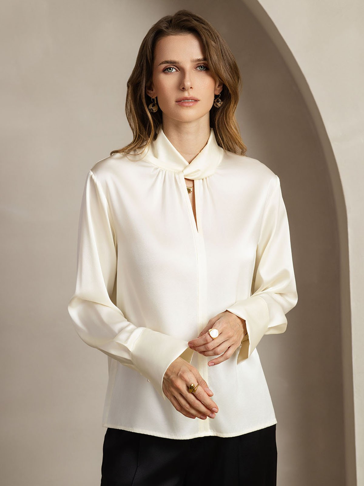 [Ivory] SilkSilky-AU 19Momme Silk Keyhole Neck Women's Shirt 004