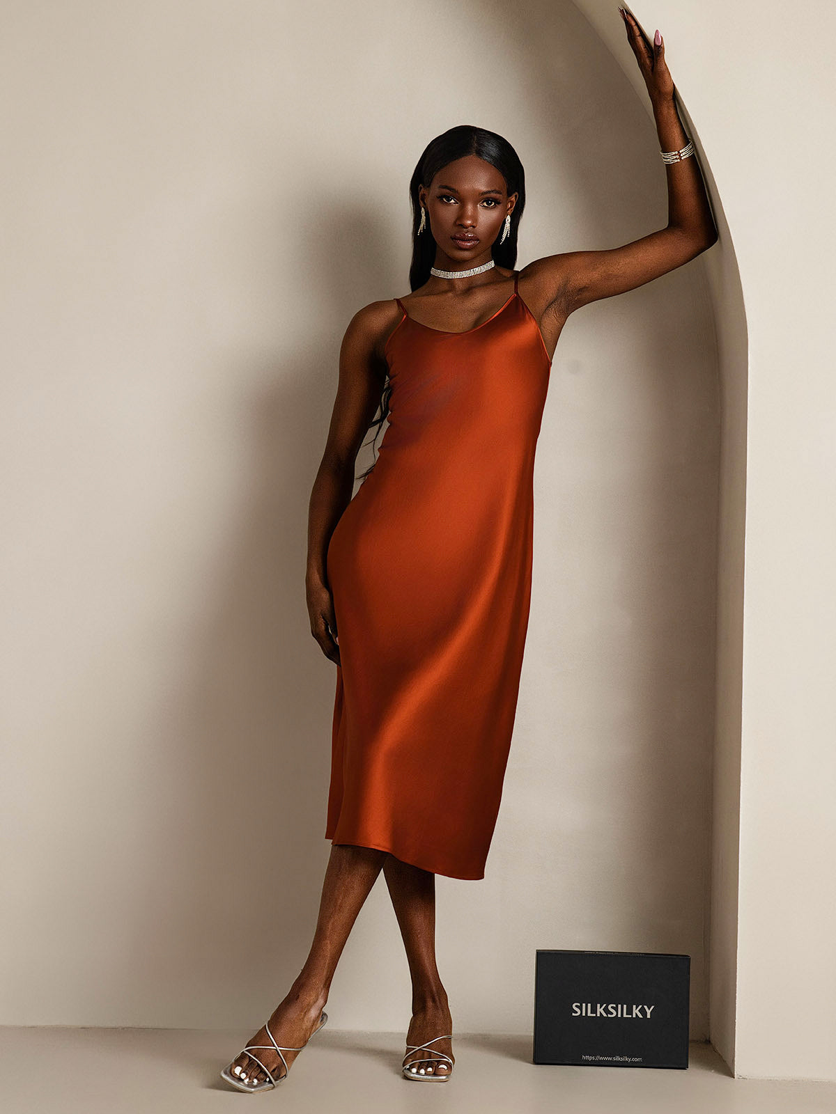 SilkSilky-AU Pure Silk Sleeveless Round Neck Dress Caramel 001