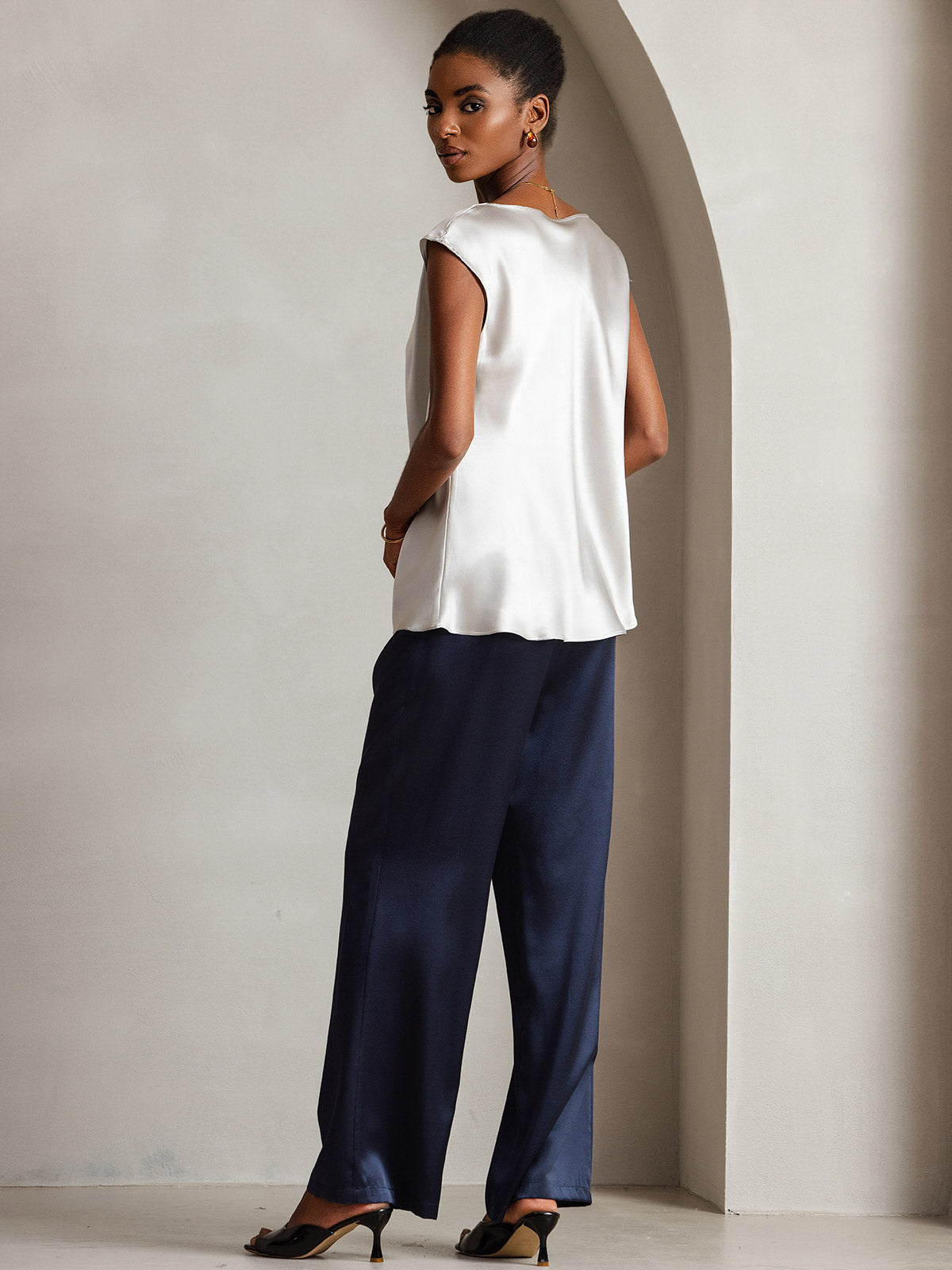 [Light Gray] SilkSilky-AU 19Momme Silk Sleeveless Cowl Neck Women's T-Shirt 004