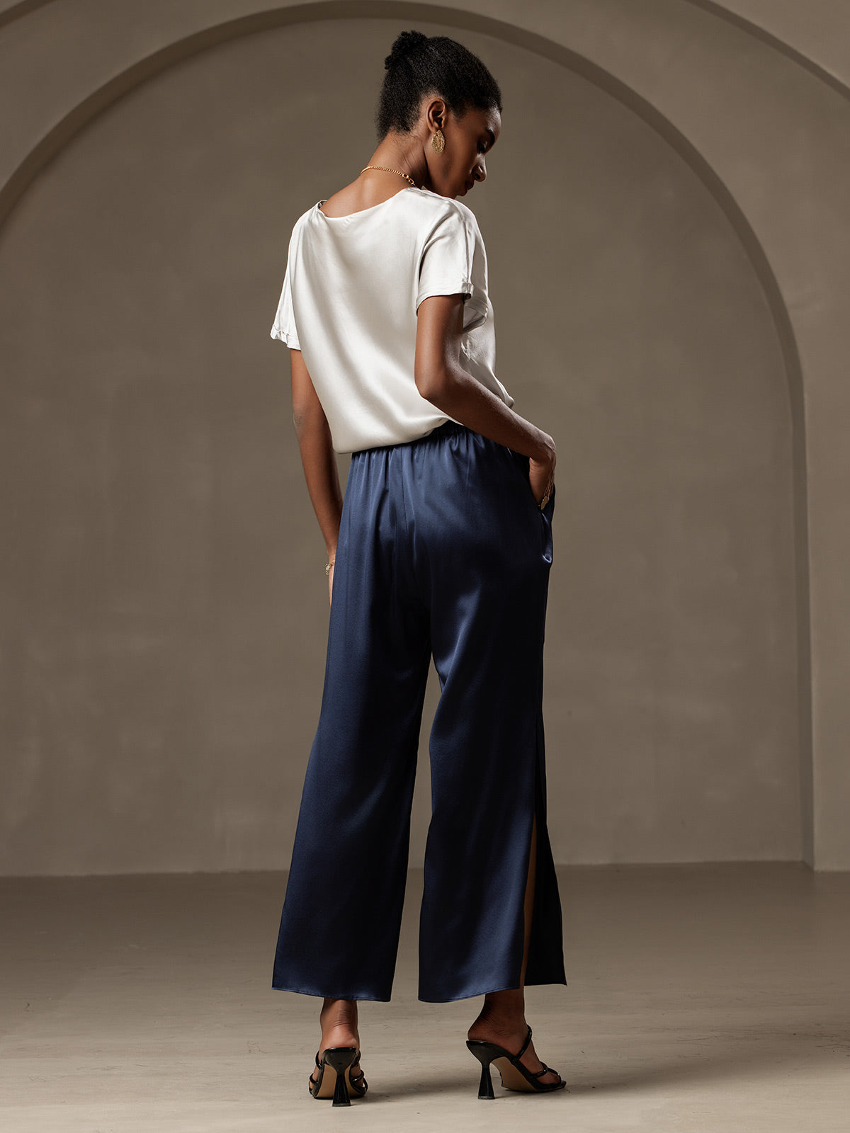 [Light Gray] SilkSilky-AU 19Momme Silk Short Sleeve Round Neck Women's T-Shirt 007