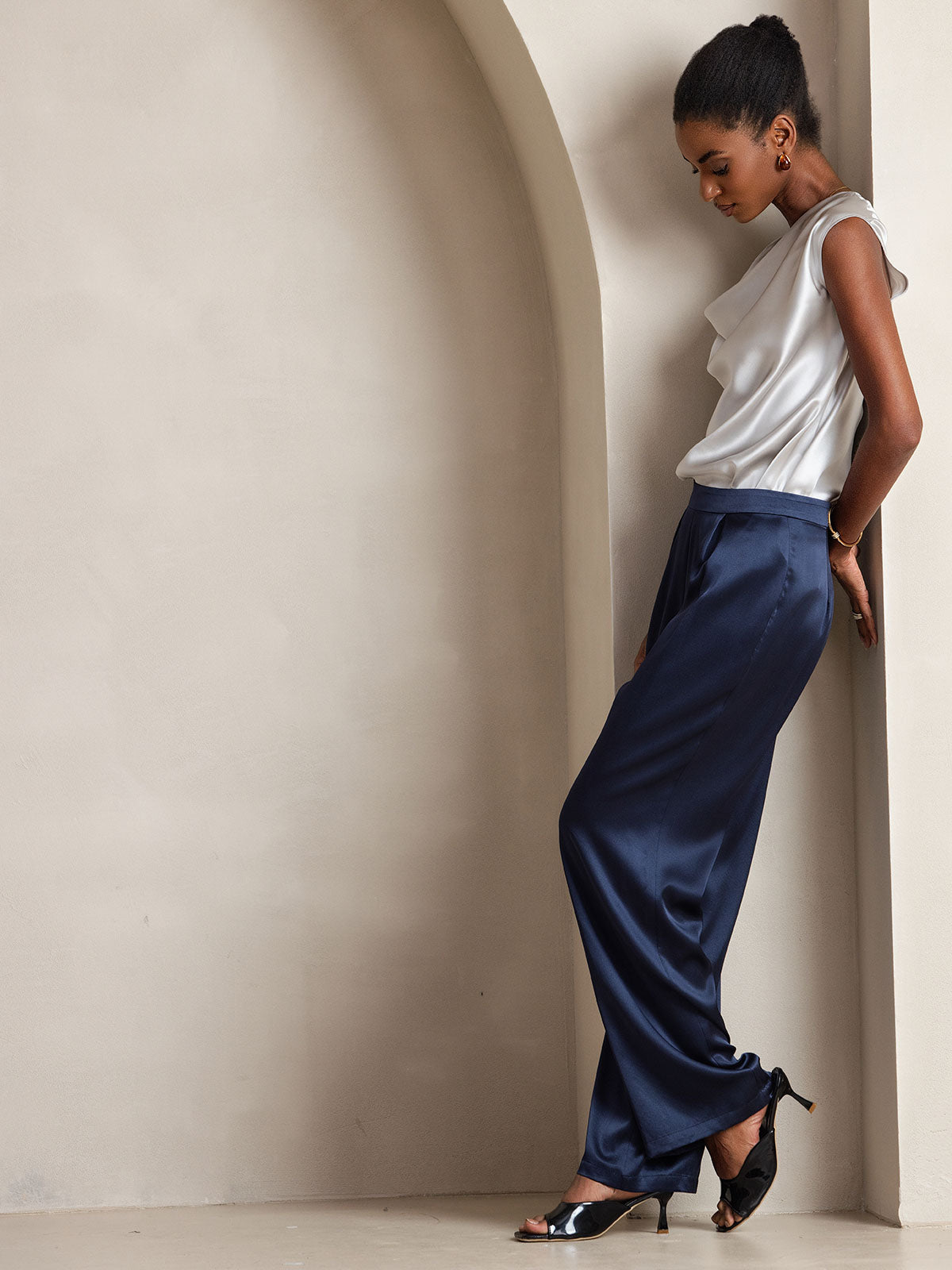 [Light Gray] SilkSilky-AU 19Momme Silk Sleeveless Cowl Neck Women's T-Shirt 007