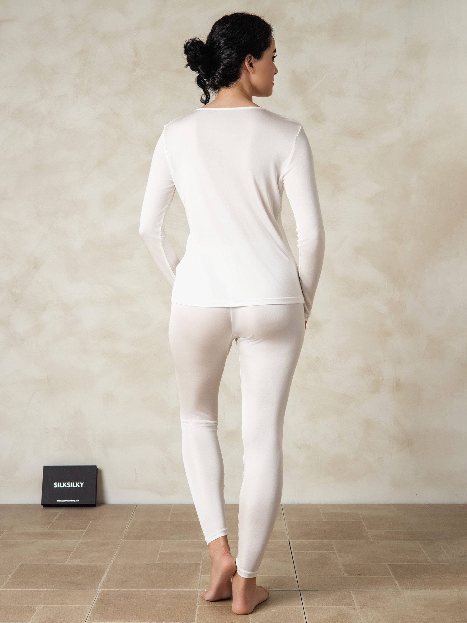 [White] SilkSilky-AU Silk Knitted Round Neck Women's Pyjamas 002