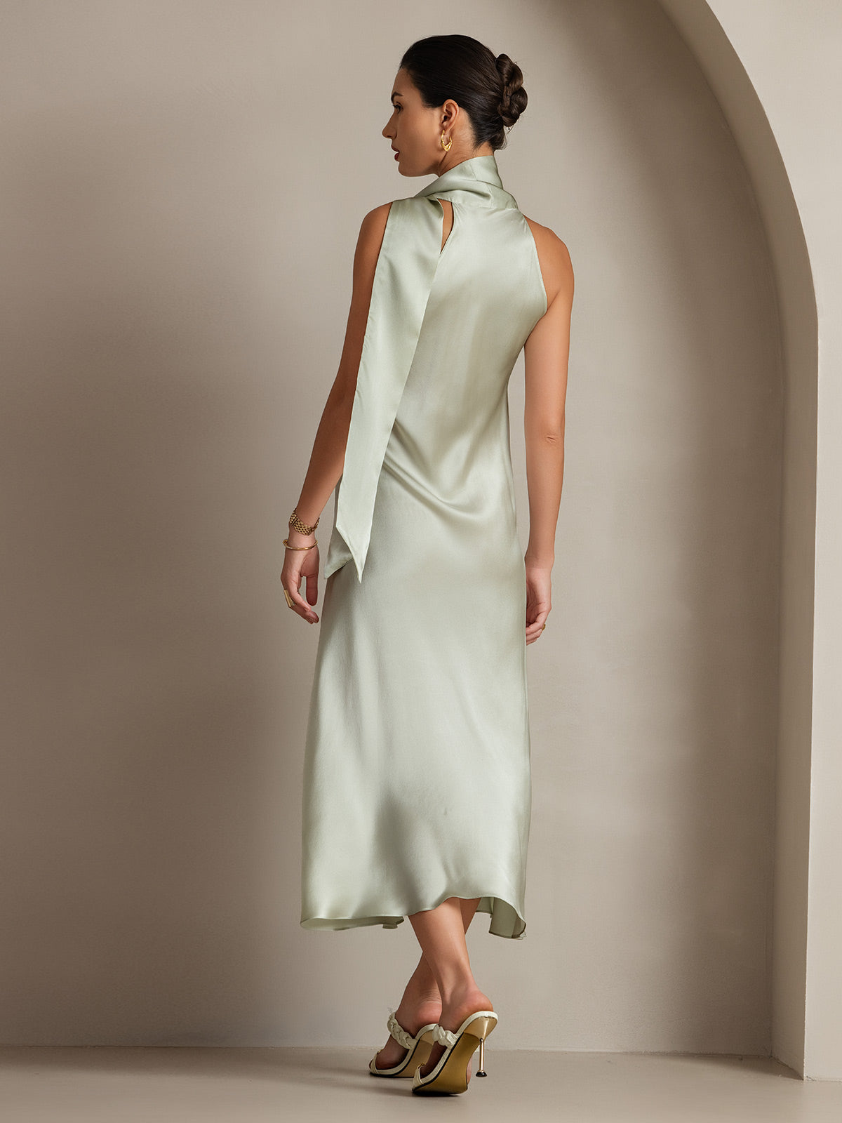 [Light Green] SilkSilky-AU 19Momme Silk Sleeveless Tie Neck Dress 002