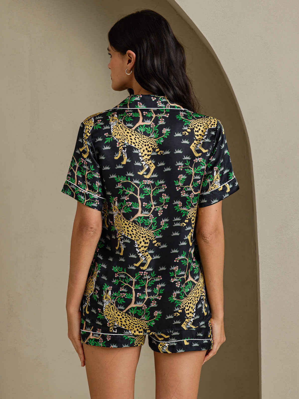 [Black Serval] SilkSilky-AU Short Sleeve Notch Collar Women's Pyjamas 002