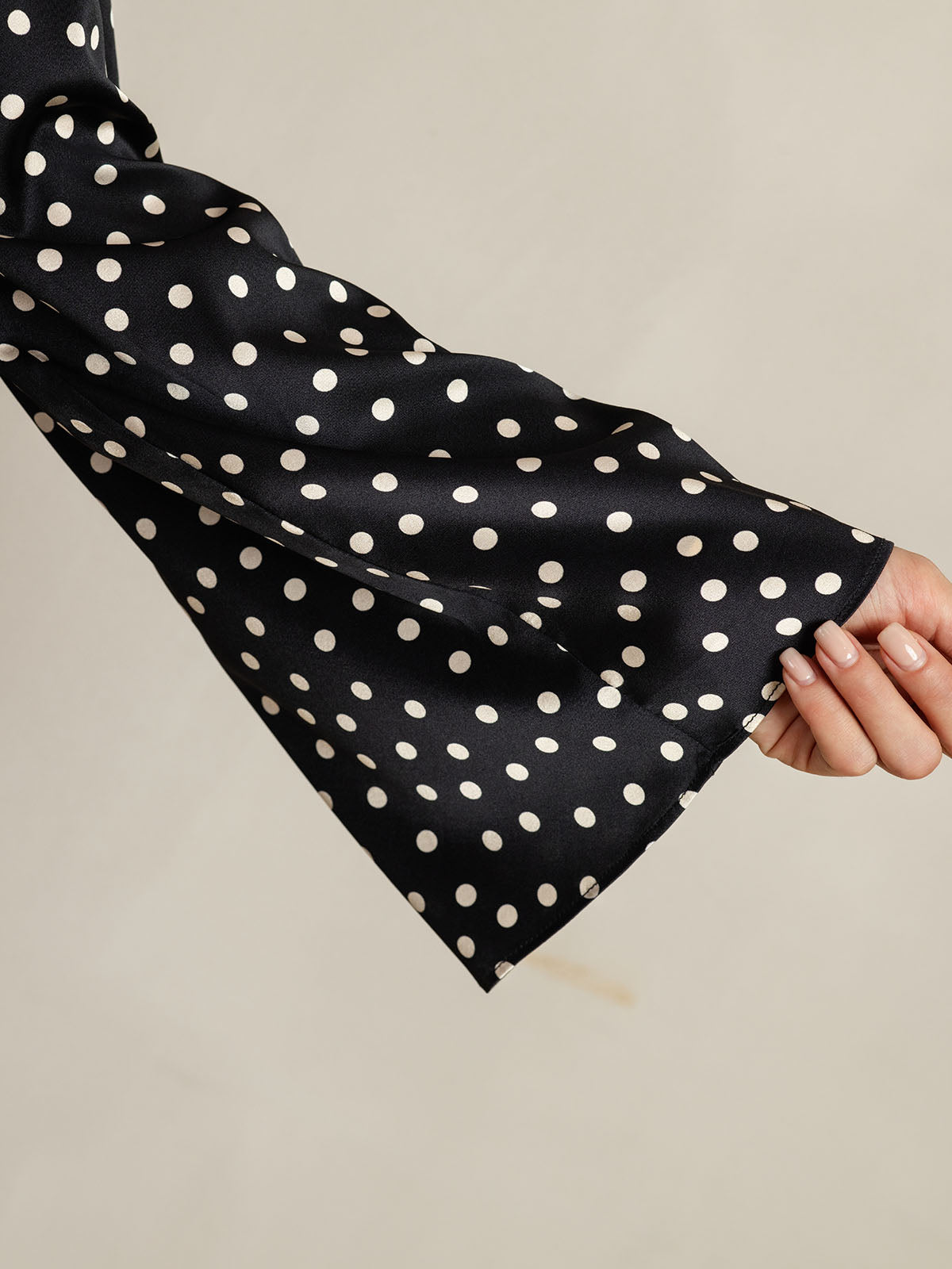 [Polka Dot] SilkSilky-AU 19Momme Silk Round Neck Women's T-Shirt 006