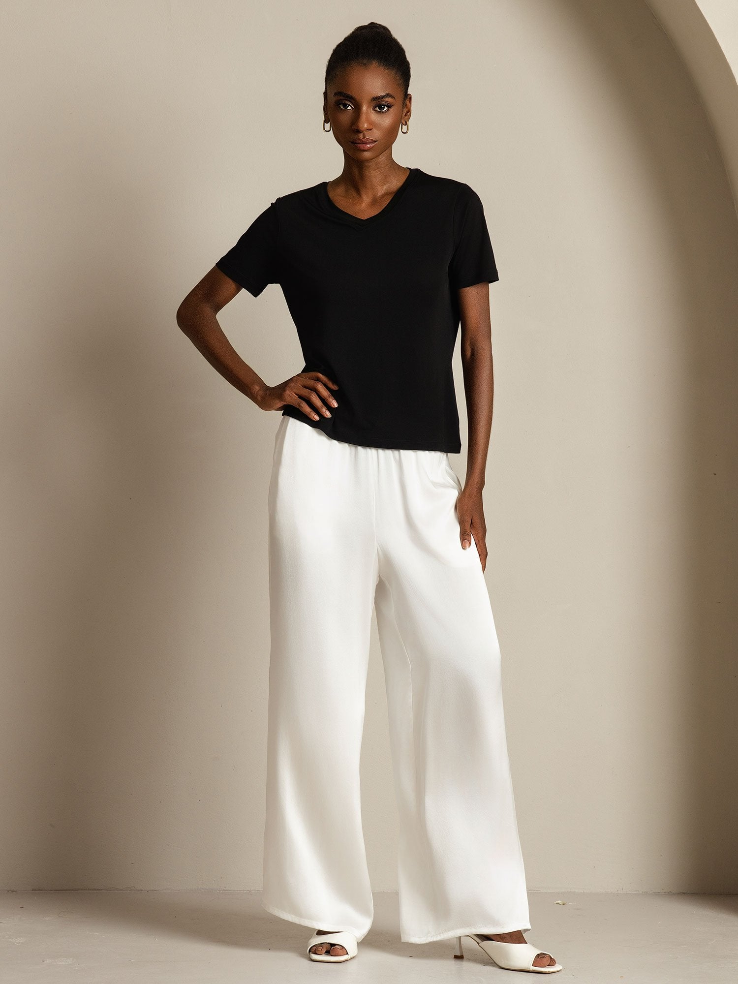 [Black] SilkSilky-AU Pure Silk V Neck Women's T-Shirt 008