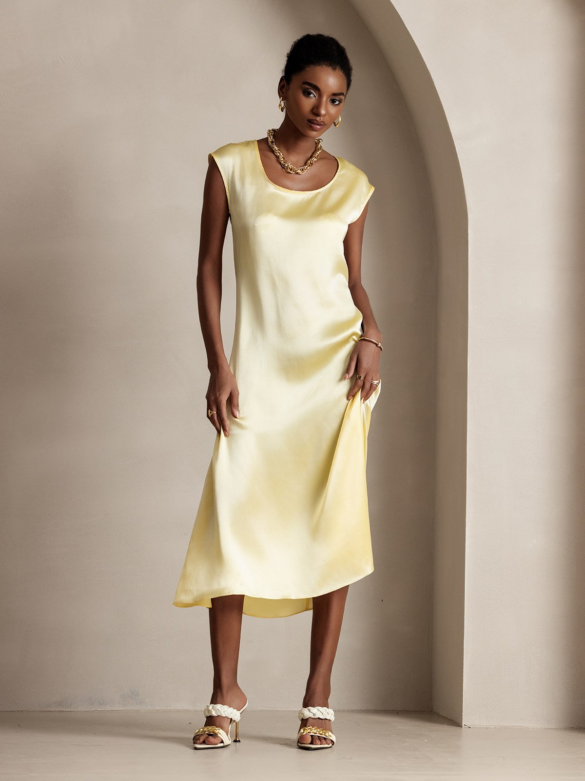 [Light Yellow] SilkSilky-AU 19Momme Silk Sleeveless Round Neck Dress 005