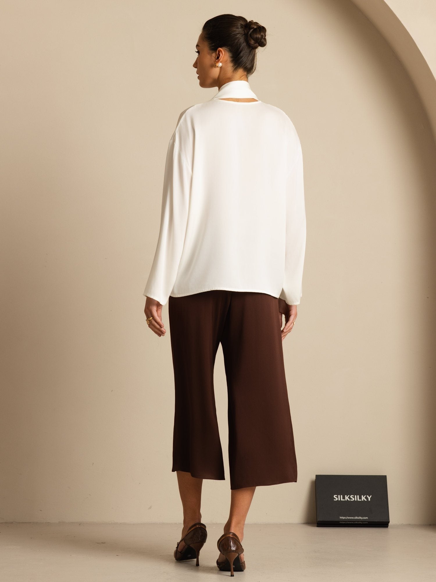 [White] SilkSilky-AU 19Momme Stretch Silk Double Georgette Long Sleeve V Neck Blouse 002