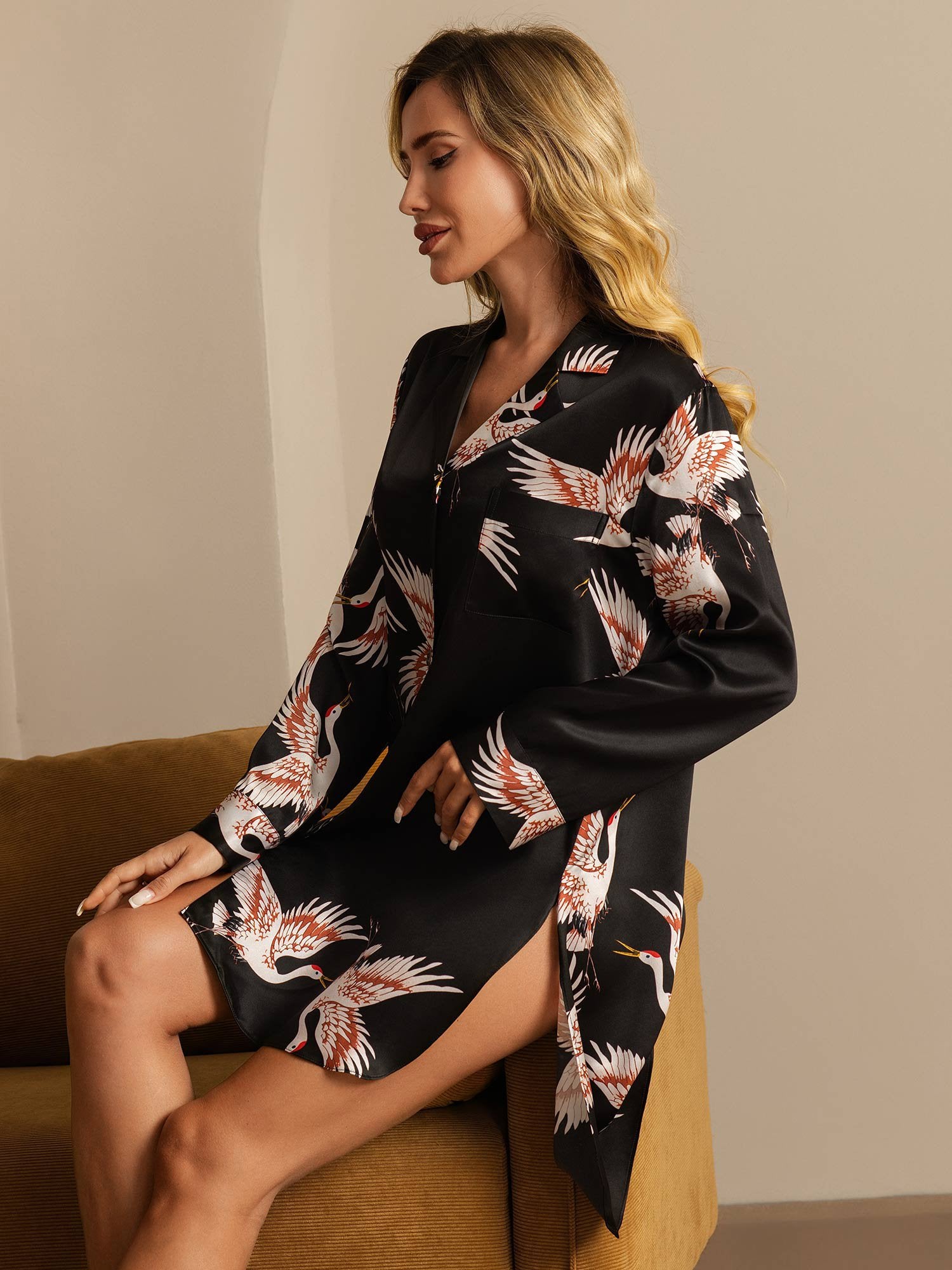 [Black] SilkSilky-AU 19Momme Pure Silk Split Nightshirt 007