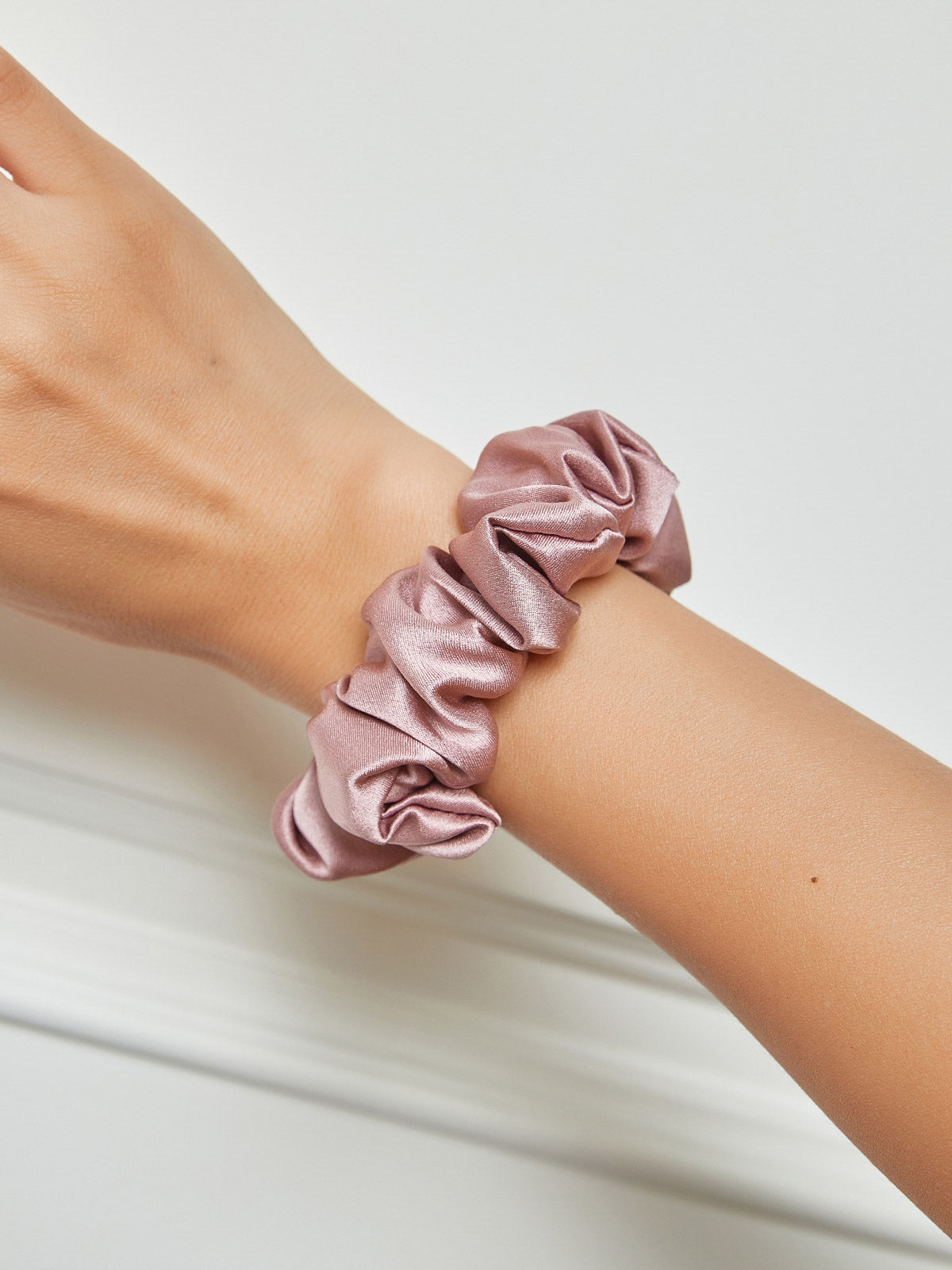 [Pale Mauve] SilkSilky-AU 19Momme Pure Silk Scrunchie 001