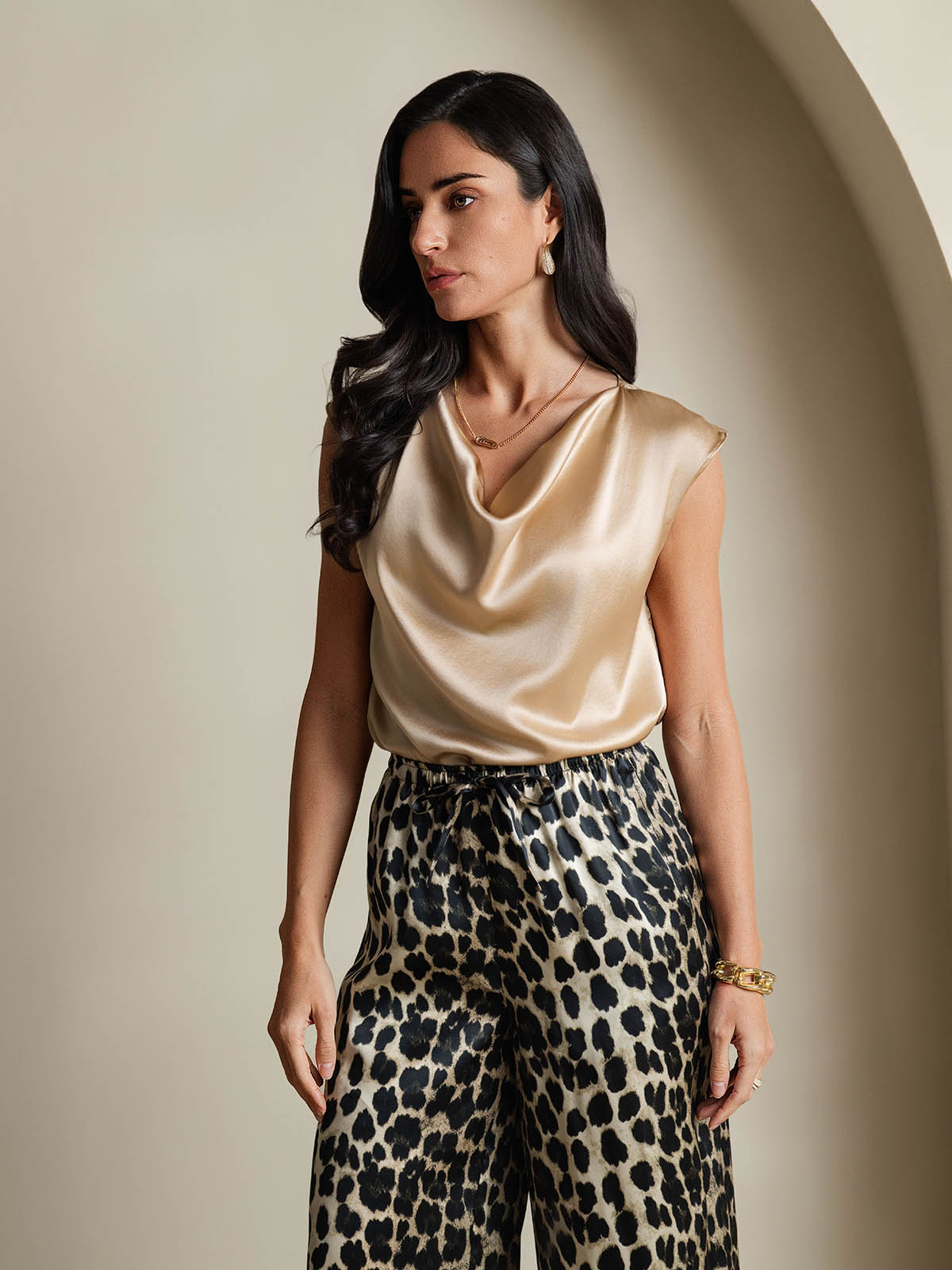 [Champagne] SilkSilky-AU 19Momme Silk Cowl Neck Women's T-Shirt 006
