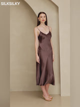 SilkSilky-AU Spaghetti Strap V Neck Dress video 001