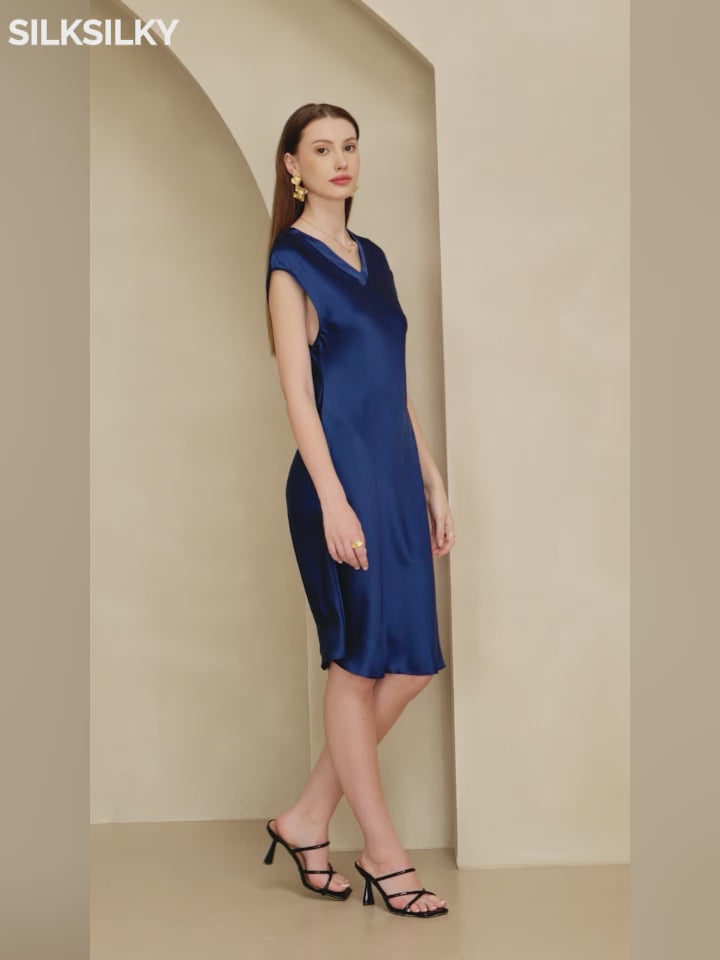 SilkSilky-AU Pure Silk Sleeveless V Neck Dress video 001