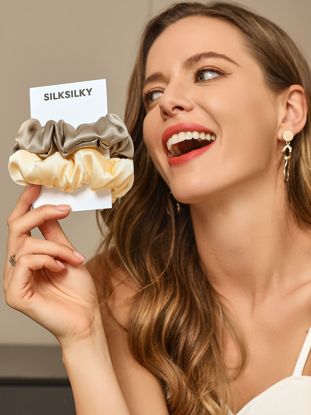 [Beige+Champagne] SilkSilky-AU 19Momme Pure Silk Scrunchie 005